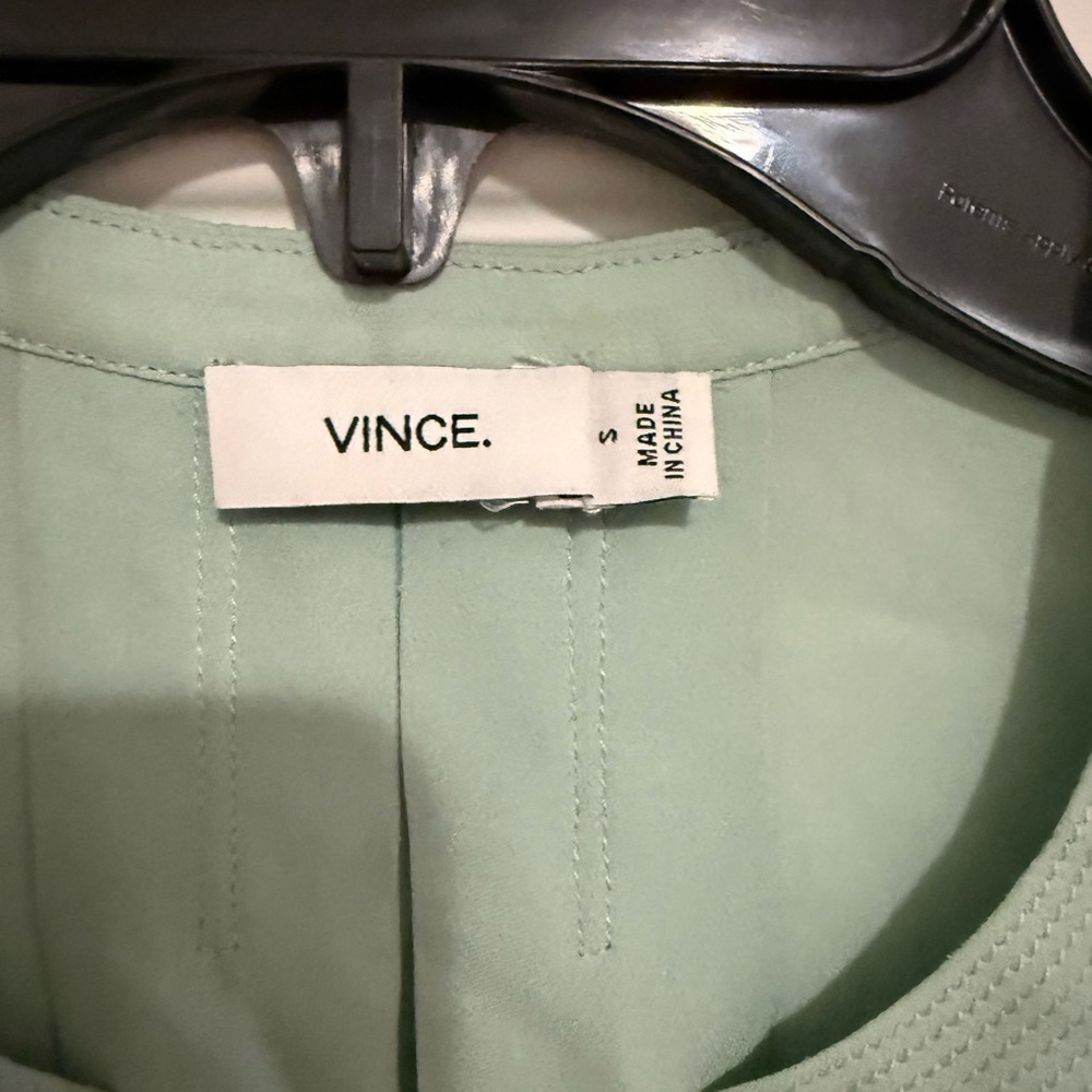 Vince Pleated Mint Green Sleeveless Silk Top Size Small - Picture 2 of 11